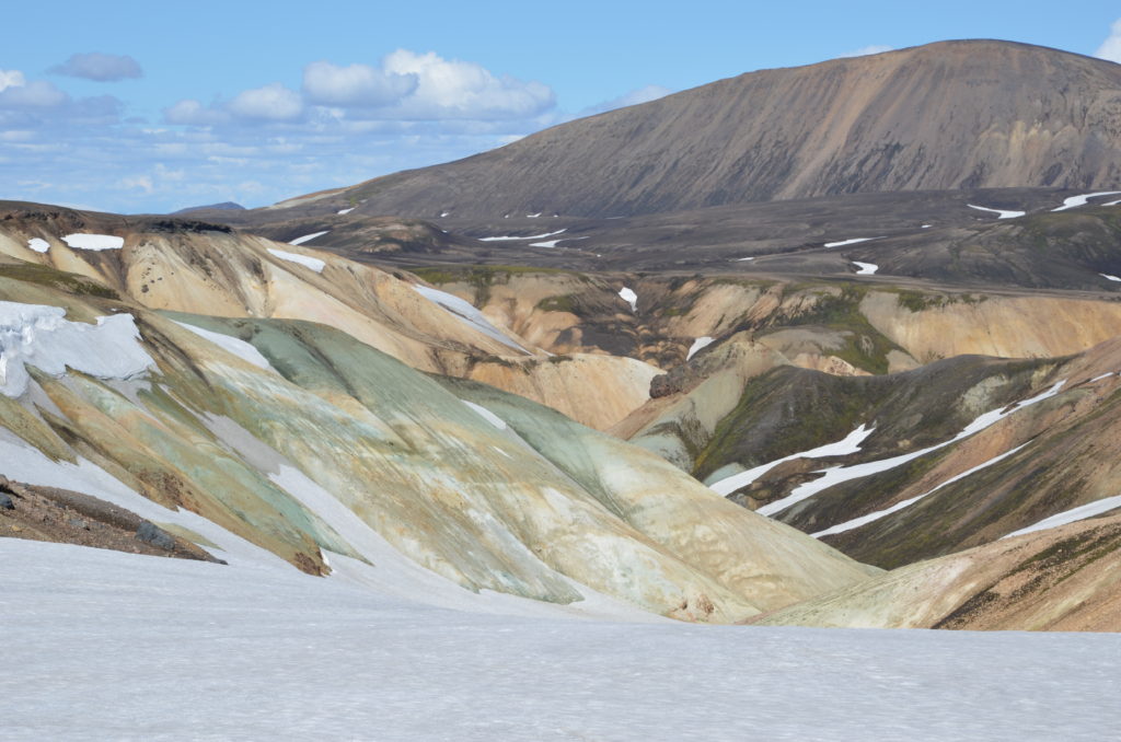 Laugavegur trek a jeho největší aktrakce - duhové hory